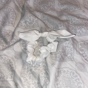 lululemon uplifting scrunchie bow